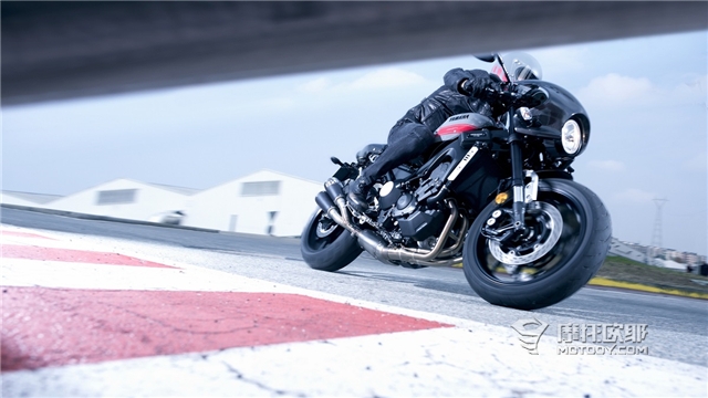 限量改装！雅马哈XSR900 Abarth (4)